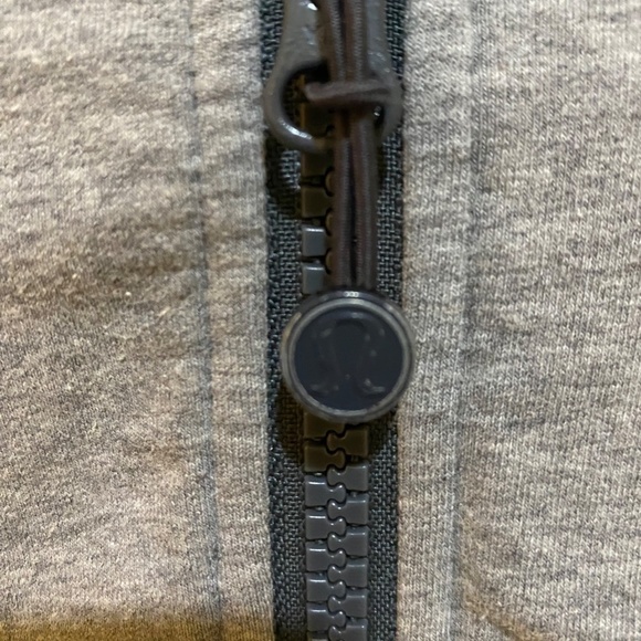 Lululemon- Zip up Hooded Jacket-Grey-Size 6 - Picture 9 of 10